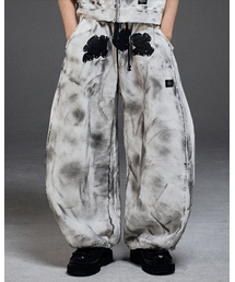 MWOONG（ムン）の「M.C.R. code stud P IV B（スウェットパンツ）」