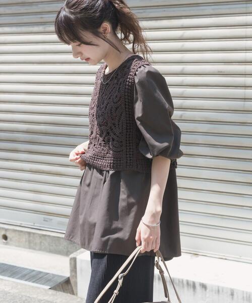 ITEMS URBANRESEARCH(アイテムズ アーバンリサーチ)の「レースベストドッキングチュニック(シャツ/ブラウス・レディース・ベージュ/ブラウン・FREE)」の2枚目の写真