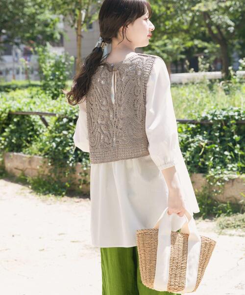 ITEMS URBANRESEARCH(アイテムズ アーバンリサーチ)の「レースベストドッキングチュニック(シャツ/ブラウス・レディース・ベージュ/ブラウン・FREE)」の14枚目の写真