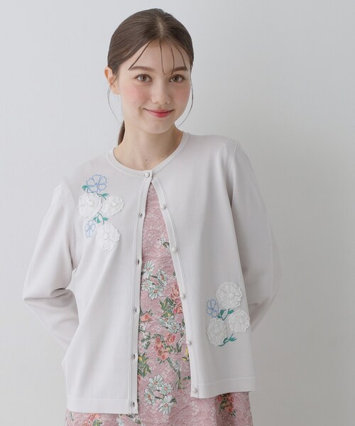 Sunauna（スーナウーナ）の「【SS～Lサイズ展開／フラワー刺繍】クラフトニットカーディガン（カーディガン/ボレロ・レディース・ライトグレー/ライトグリーン/ネイビー・34/38/40）」の6枚目の写真