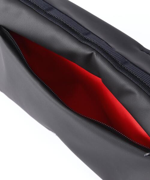 Topologie(トポロジー)の「Topologie/トポロジー Flat Sacoche Small フラット サコッシュ スモール【バッグ単体】(ショルダーバッグ・メンズ・グレー/ブラック・F)」の7枚目の写真