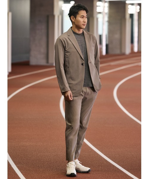 MIZUNO(ミズノ )の「【Mizuno | AOURE】DYNAMOTION FIT SETUP JACKET(テーラードジャケット・メンズ・ブラック/グレイッシュベージュ・SMALL/MEDIUM/LARGE/X-LARGE)」の13枚目の写真