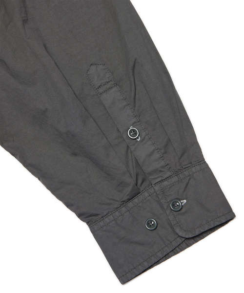 NOMANUAL（NOMANUAL）の「OVERDYED SHIRT - WASHED BLACK（シャツ/ブラウス・レディース・その他・MEDIUM/LARGE/SMALL）」の2枚目の写真