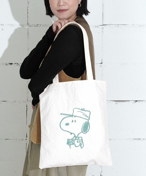 PEANUTS(ピーナッツ)の「"09"≪PEANUTS≫リバーシブル 1ポケット ナイロン 刺繍 トートバッグ(トートバッグ・レディース・セージグリーン/アイボリー/グレー/サックスブルー/ダークベージュ・ONE SIZE)」の16枚目の写真