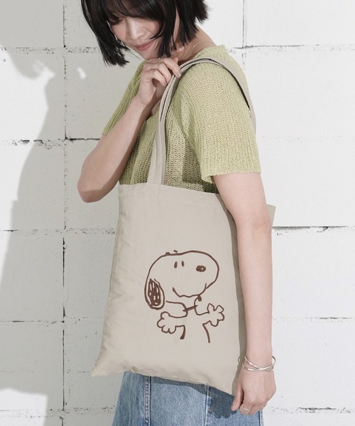 PEANUTS(ピーナッツ)の「"09"≪PEANUTS≫リバーシブル 1ポケット ナイロン 刺繍 トートバッグ(トートバッグ・レディース・セージグリーン/アイボリー/グレー/サックスブルー/ダークベージュ・ONE SIZE)」の13枚目の写真