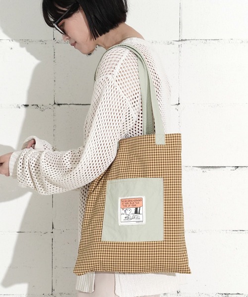 PEANUTS(ピーナッツ)の「"09"≪PEANUTS≫リバーシブル 1ポケット ナイロン 刺繍 トートバッグ(トートバッグ・レディース・セージグリーン/アイボリー/グレー/サックスブルー/ダークベージュ・ONE SIZE)」の21枚目の写真