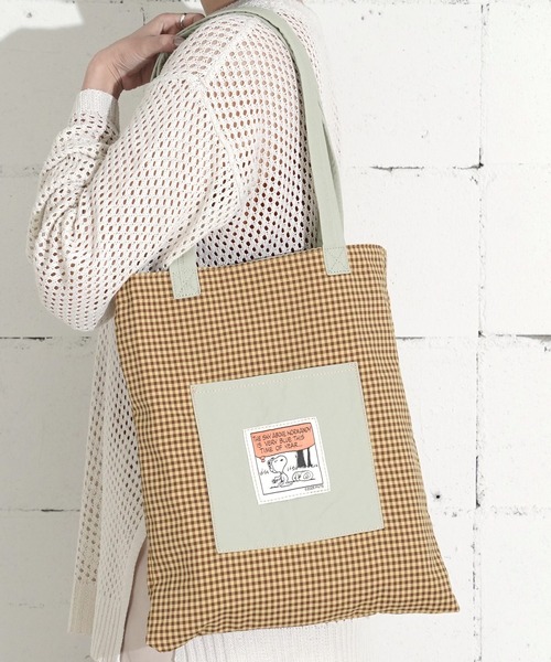 PEANUTS(ピーナッツ)の「"09"≪PEANUTS≫リバーシブル 1ポケット ナイロン 刺繍 トートバッグ(トートバッグ・レディース・セージグリーン/アイボリー/グレー/サックスブルー/ダークベージュ・ONE SIZE)」の22枚目の写真