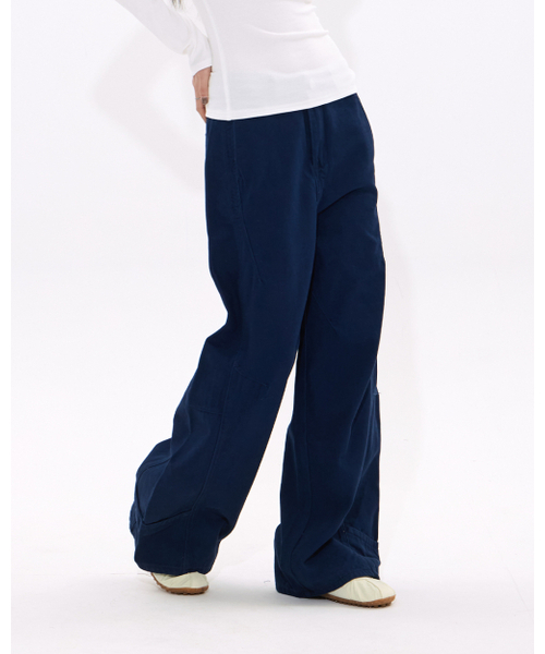 MOAA(モア)の「Curved Wide-Leg Work Pants (NAVY)(その他パンツ・レディース・その他・SMALL/MEDIUM)」の1枚目の写真