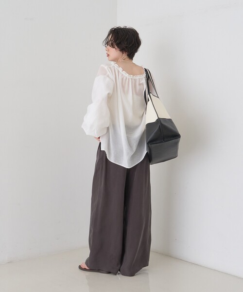 EMMA ROUGE VIF(エマルージュヴィフ)の「【一部店舗限定】バルーンスリーブシアーブラウス(シャツ/ブラウス・レディース・ブルー/ベージュ/ホワイト・フリー)」の4枚目の写真