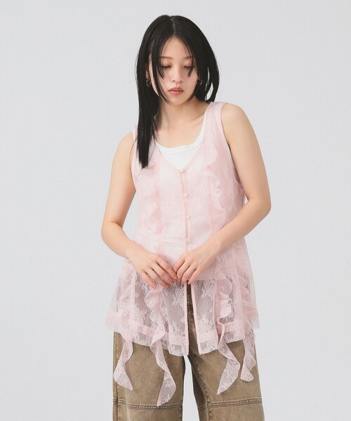 Ray BEAMS(レイビームス)の「レース ラッフル ロング ジレ(シャツ/ブラウス・レディース・ブラック/ピンク・ONE SIZE)」の14枚目の写真