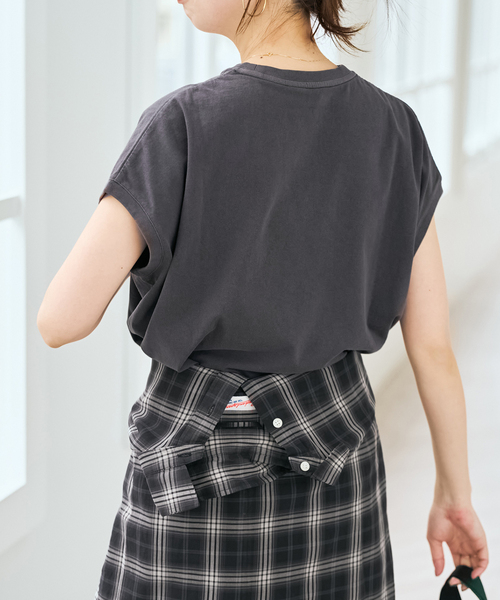 upperhights（アッパーハイツ）の「upper hights/アッパーハイツ 別注BIG NO SLEEVE TEE*（Tシャツ/カットソー・レディース・カーキ/ホワイト系その他/ブラック系その他/ベージュ・FREE）」の13枚目の写真