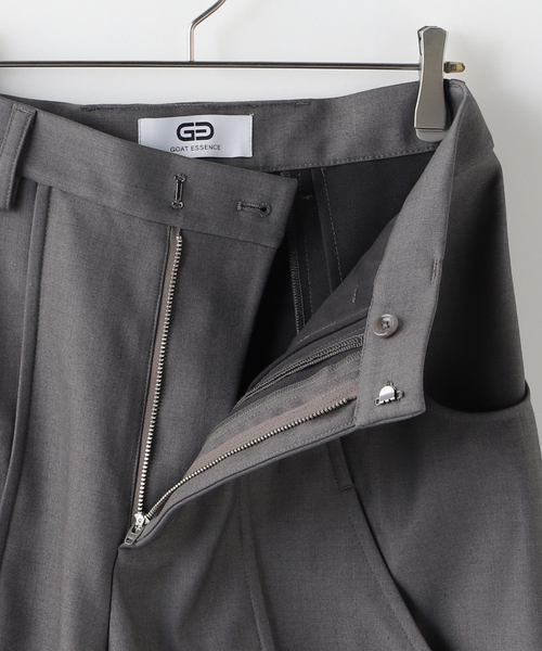 GOAT ESSENCE(ゴートエッセンス)の「GOAT ESSENCE / ゴートエッセンス TUCK CURVE WIDE SHORTS(その他パンツ・メンズ・グレー/ブラック・2/1)」の15枚目の写真