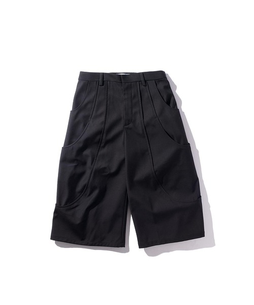 GOAT ESSENCE(ゴートエッセンス)の「GOAT ESSENCE / ゴートエッセンス TUCK CURVE WIDE SHORTS(その他パンツ・メンズ・グレー/ブラック・2/1)」の16枚目の写真