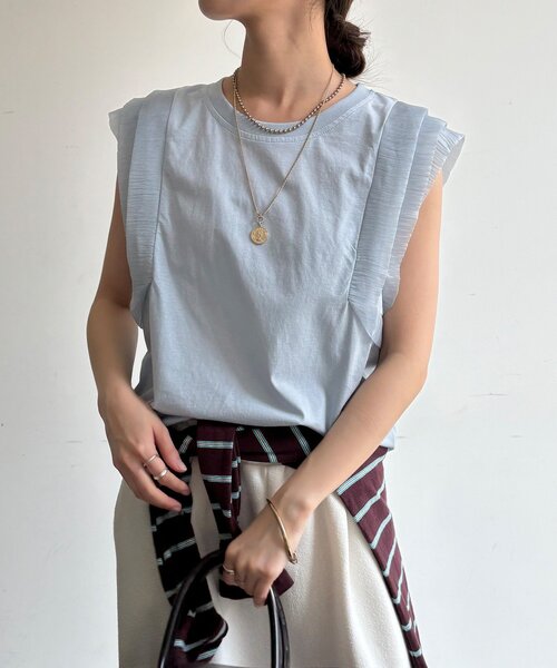 DouDou(ドゥドゥ)の「【WEB限定】ショルダーフリルトップス(Tシャツ/カットソー・レディース・ブラック/ブルー/オフホワイト・FREE)」の3枚目の写真