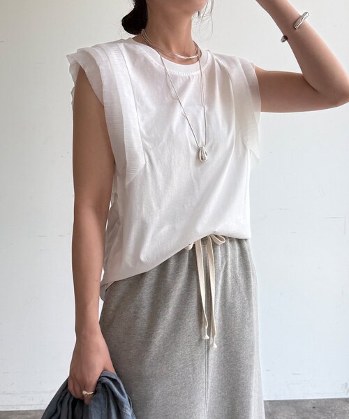 DouDou(ドゥドゥ)の「【WEB限定】ショルダーフリルトップス(Tシャツ/カットソー・レディース・ブラック/ブルー/オフホワイト・FREE)」の10枚目の写真