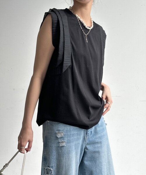 DouDou(ドゥドゥ)の「【WEB限定】ショルダーフリルトップス(Tシャツ/カットソー・レディース・ブラック/ブルー/オフホワイト・FREE)」の18枚目の写真