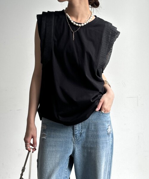 DouDou(ドゥドゥ)の「【WEB限定】ショルダーフリルトップス(Tシャツ/カットソー・レディース・ブラック/ブルー/オフホワイト・FREE)」の19枚目の写真