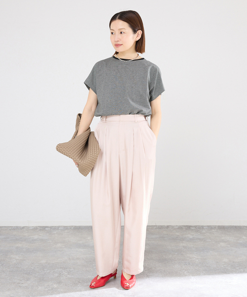 IENA（イエナ）の「ATON/エイトン SUVIN 60/2 CAP SLEEVE Tシャツ（Tシャツ/カットソー・レディース・ブラック系その他/チャコールグレー/ホワイト/ネイビー・FREE）」の5枚目の写真