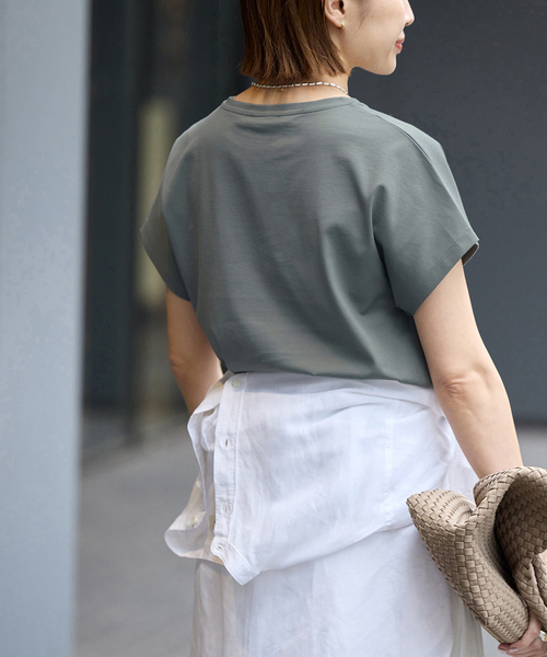 IENA（イエナ）の「ATON/エイトン SUVIN 60/2 CAP SLEEVE Tシャツ（Tシャツ/カットソー・レディース・ブラック系その他/チャコールグレー/ホワイト/ネイビー・FREE）」の17枚目の写真