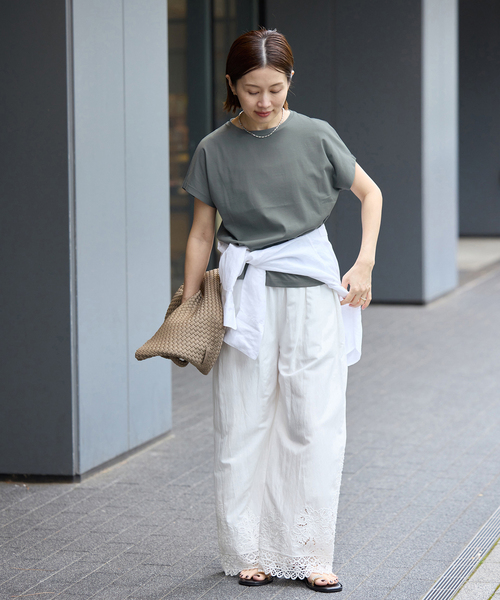 IENA（イエナ）の「ATON/エイトン SUVIN 60/2 CAP SLEEVE Tシャツ（Tシャツ/カットソー・レディース・ブラック系その他/チャコールグレー/ホワイト/ネイビー・FREE）」の18枚目の写真