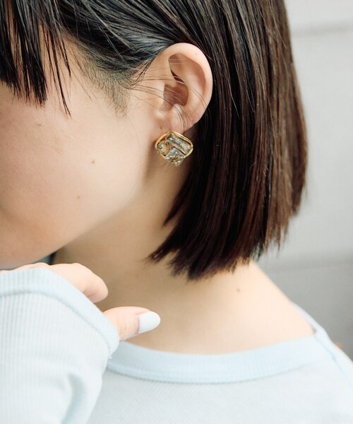 ear PAPILLONNER(イアパピヨネ)の「《金属アレルギー対応/ステンレス》ビジューピアス(ピアス(両耳用)・レディース・グレー/イエロー・FREE)」の5枚目の写真