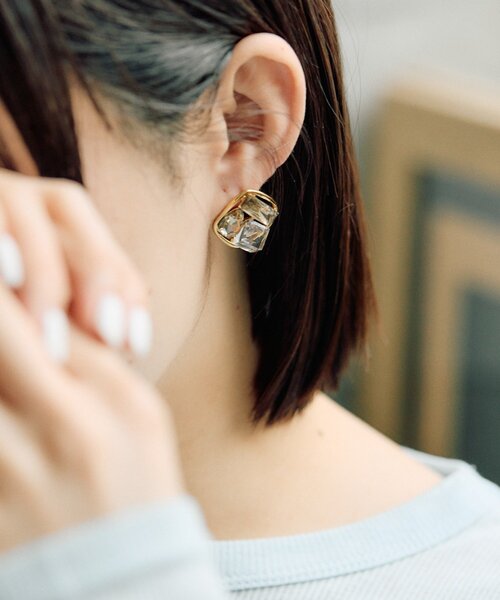 ear PAPILLONNER(イアパピヨネ)の「《金属アレルギー対応/ステンレス》ビジューピアス(ピアス(両耳用)・レディース・グレー/イエロー・FREE)」の7枚目の写真