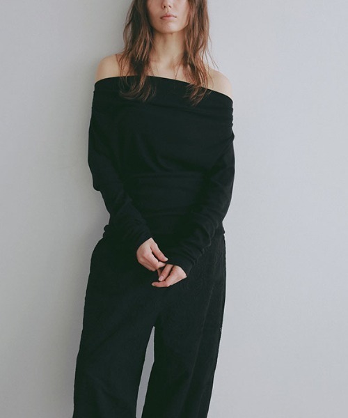 ETRE TOKYO(エトレトウキョウ)の「ワンショルダードレーププルオーバー(Tシャツ/カットソー・レディース・ホワイト/ブラック・FREE)」の2枚目の写真