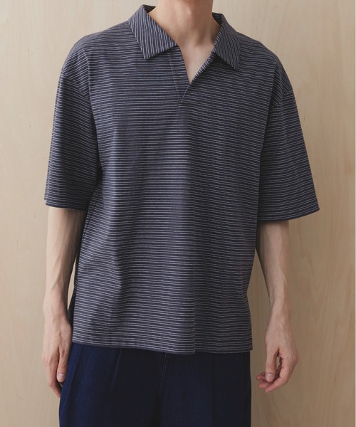 PUBLIC TOKYO(パブリックトウキョウ)の「【残りわずか】スキッパーポロTEE /夏服/半袖/ウォッシャブル/綿100%(Tシャツ/カットソー・メンズ・ホワイト/グレー/ブラック/その他・1/2)」の3枚目の写真
