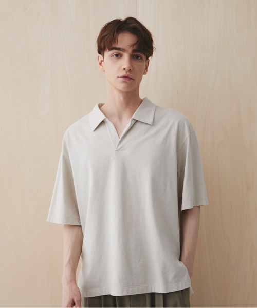 PUBLIC TOKYO(パブリックトウキョウ)の「【残りわずか】スキッパーポロTEE /夏服/半袖/ウォッシャブル/綿100%(Tシャツ/カットソー・メンズ・ホワイト/グレー/ブラック/その他・1/2)」の5枚目の写真