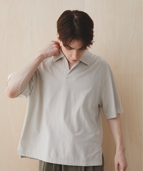 PUBLIC TOKYO(パブリックトウキョウ)の「【残りわずか】スキッパーポロTEE /夏服/半袖/ウォッシャブル/綿100%(Tシャツ/カットソー・メンズ・ホワイト/グレー/ブラック/その他・1/2)」の7枚目の写真