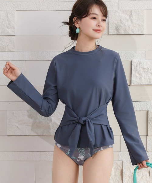 TeddyShop(テディショップ)の「【UVカット率99.9%以上/大きいサイズ有/結べるリボン2way】長袖ラッシュガードトップス+ホルターネックビキニ 上下3点セット レディース水着(水着・レディース・ブラック系その他/ブラック×レッド/ブラック×ホワイト/ブルー系その他・LL/L/M/S)」の18枚目の写真