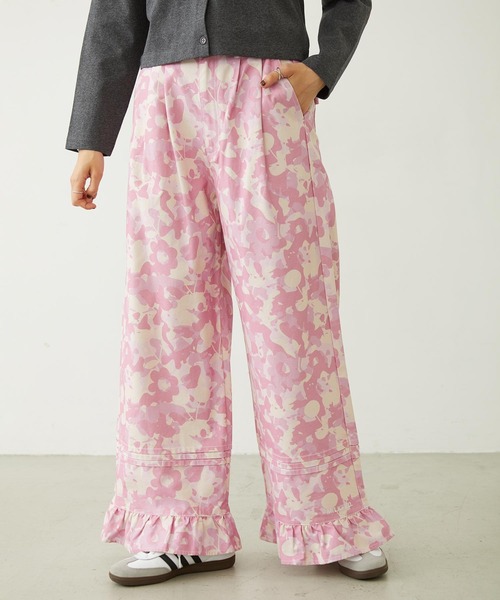 MILKFED.(ミルクフェド)の「FRILL HEM CAMO PANTS(その他パンツ・レディース・ブラック/ピンク/オリーブ・S/M)」の3枚目の写真