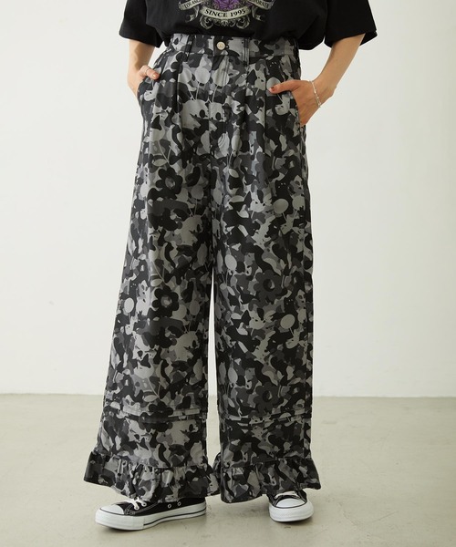 MILKFED.(ミルクフェド)の「FRILL HEM CAMO PANTS(その他パンツ・レディース・ブラック/ピンク/オリーブ・S/M)」の1枚目の写真