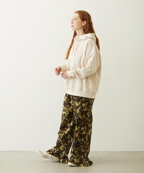 MILKFED.(ミルクフェド)の「FRILL HEM CAMO PANTS(その他パンツ・レディース・ブラック/ピンク/オリーブ・S/M)」の15枚目の写真