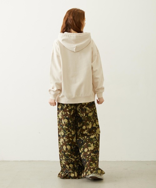 MILKFED.(ミルクフェド)の「FRILL HEM CAMO PANTS(その他パンツ・レディース・ブラック/ピンク/オリーブ・S/M)」の16枚目の写真