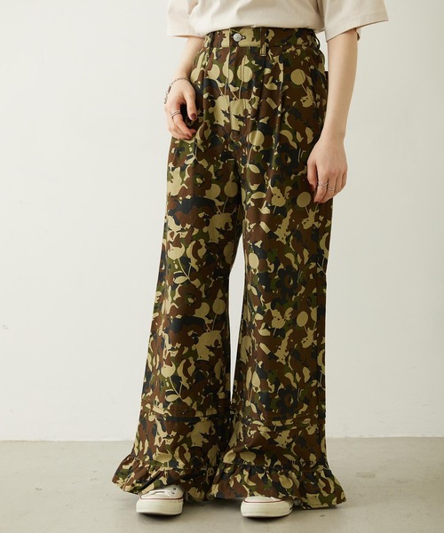 MILKFED.(ミルクフェド)の「FRILL HEM CAMO PANTS(その他パンツ・レディース・ブラック/ピンク/オリーブ・S/M)」の5枚目の写真