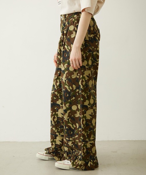 MILKFED.(ミルクフェド)の「FRILL HEM CAMO PANTS(その他パンツ・レディース・ブラック/ピンク/オリーブ・S/M)」の6枚目の写真