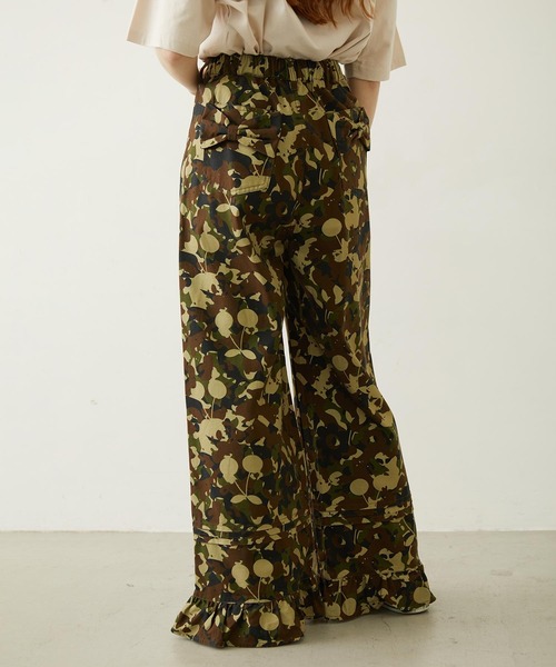 MILKFED.(ミルクフェド)の「FRILL HEM CAMO PANTS(その他パンツ・レディース・ブラック/ピンク/オリーブ・S/M)」の7枚目の写真