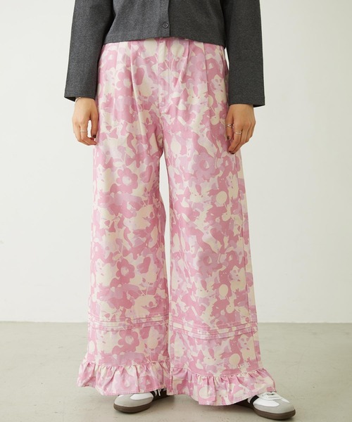 MILKFED.(ミルクフェド)の「FRILL HEM CAMO PANTS(その他パンツ・レディース・ブラック/ピンク/オリーブ・S/M)」の18枚目の写真