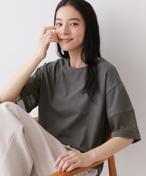 Dessin(デッサン)の「【接触冷感】メッシュレーススリーブプルオーバー(Tシャツ/カットソー・レディース・チャコールグレー/ブラック/レッド系1/ホワイト系・01/02/03)」の8枚目の写真
