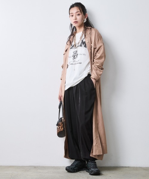 CHIC STYLE(シックスタイル)の「綿100%ピグメント染ロゴプリントTシャツ<大きいサイズ有>シックスタイル(Tシャツ/カットソー・レディース・オフホワイト/チャコール/スミクロ・3L/LL/L/M/5L/4L)」の19枚目の写真