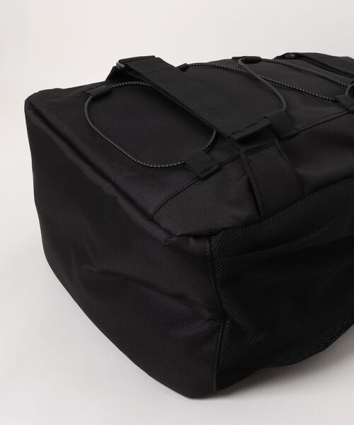 THRASHER(スラッシャー)の「大容量 バンジーコード バックパック A4・B4・PC・スケートボード対応(バックパック/リュック・メンズ・ブラック・FREE)」の5枚目の写真