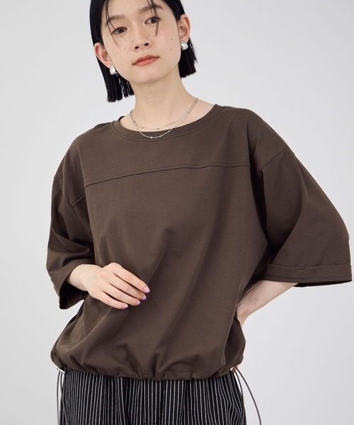 Mac-House（マックハウス）の「【Idnes / イドネス】裾ドロスト ドルマンプルオーバー  カットソー（Tシャツ/カットソー・レディース・ブラック/グレイッシュベージュ/ブラウン・FREE）」の2枚目の写真