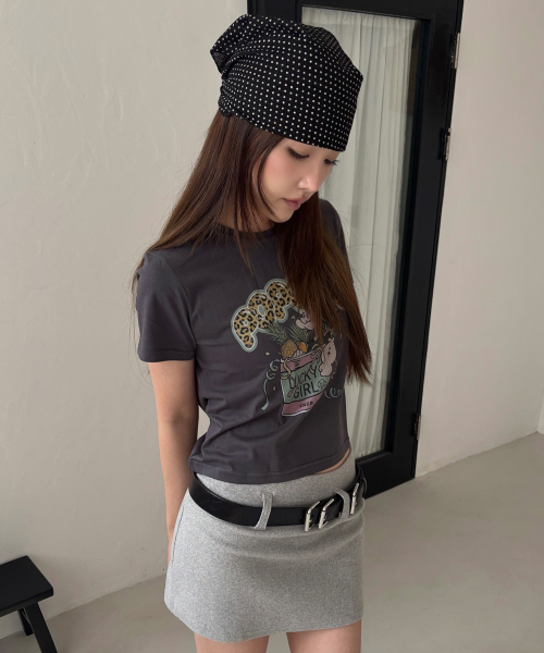 ERER(エルエル)の「Cropped Leopard Popeye Graphic T-Shirt Charcoal(Tシャツ/カットソー・レディース・ダークグレー・1/2)」の11枚目の写真