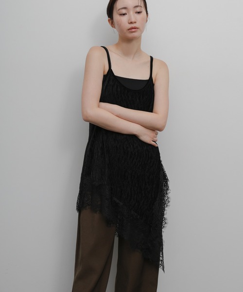 select MOCA Et（セレクトモカエト）の「【Et】Lace-Hem Velour Crepe Asymmetry long Camisole（キャミソール・レディース・ブラウン/ブラック・FREE）」の7枚目の写真