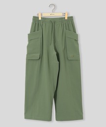 New Balance（ニューバランス）の「NEW BALANCE NB Grey cropped cargo pants MB61A5RJ（カーゴパンツ）」