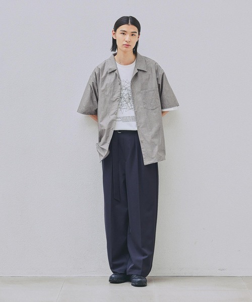 LAKOLE(ラコレ)の「ジオラインアートプリントT / 672895(Tシャツ/カットソー・メンズ・ホワイト/ブルー・MEDIUM/LARGE)」の3枚目の写真