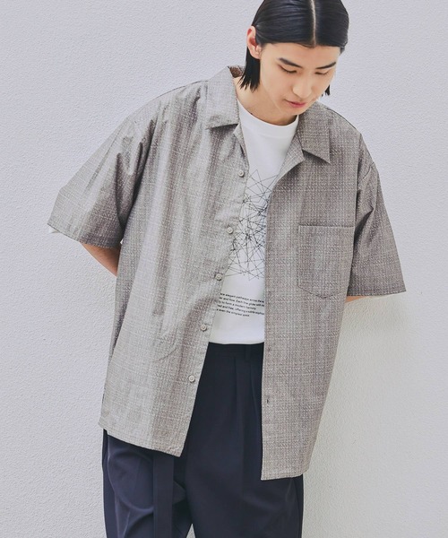 LAKOLE(ラコレ)の「ジオラインアートプリントT / 672895(Tシャツ/カットソー・メンズ・ホワイト/ブルー・MEDIUM/LARGE)」の4枚目の写真