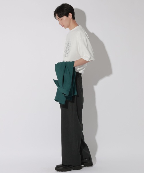 LAKOLE(ラコレ)の「ジオラインアートプリントT / 672895(Tシャツ/カットソー・メンズ・ホワイト/ブルー・MEDIUM/LARGE)」の8枚目の写真