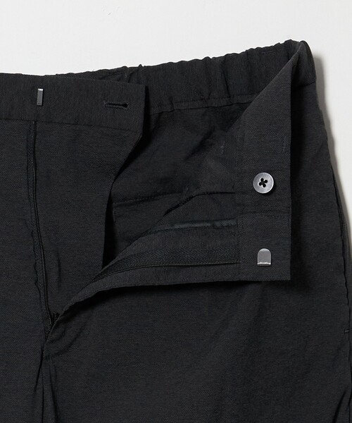 UNITED ARROWS（ユナイテッドアローズ）の「ウェザーコンフォート メランジ キャロット 1プリーツパンツ 撥水 ヨコストレッチ（スラックス・メンズ・ダークグレー/ブラック・M/XL/L/S）」の17枚目の写真